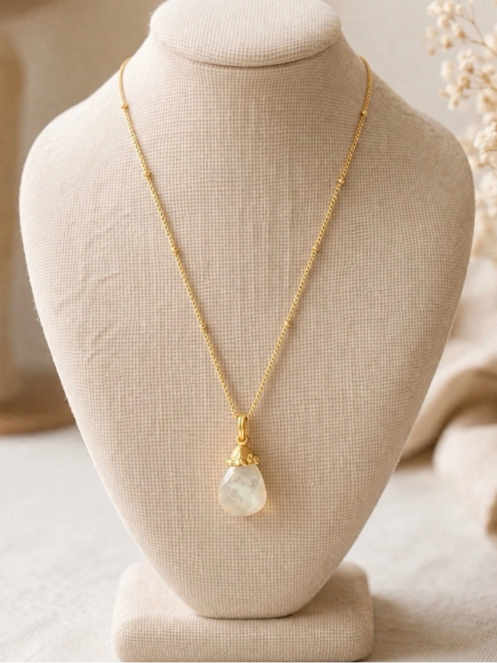 Susan Shaw Cream SEMI-PRECIOUS STONE DAINTY 24KT GOLDPLATED CHAIN NECKLACE New
